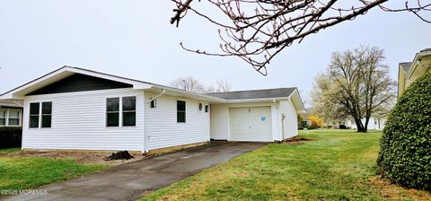 Homes For Sale - 56 Darley Circle<br/> Ocean County, Brick, NJ 08724