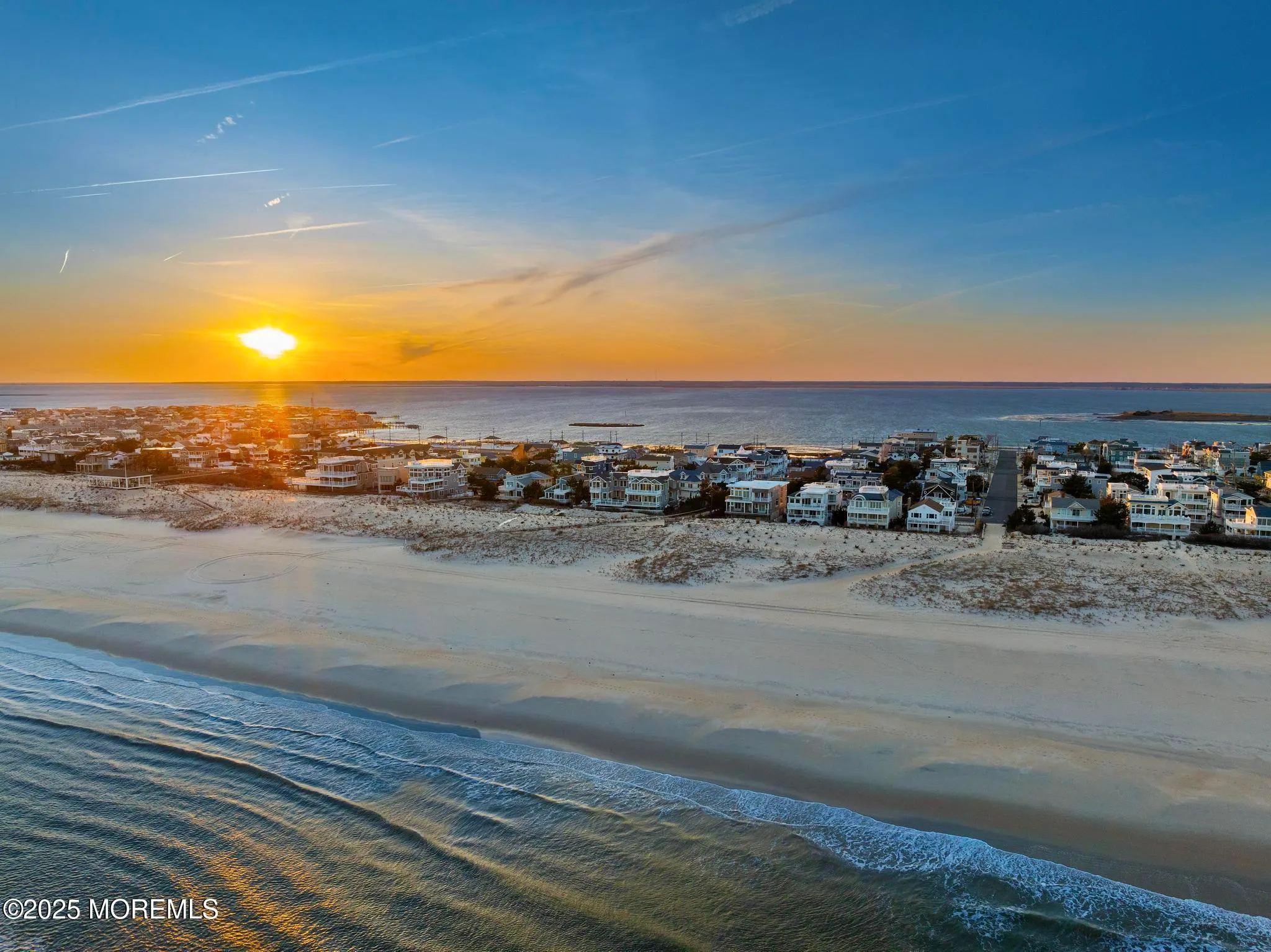 Long Beach Twp, New Jersey 08008, United States, 7 Bedrooms Bedrooms, ,9 BathroomsBathrooms,Residential,Active,32271