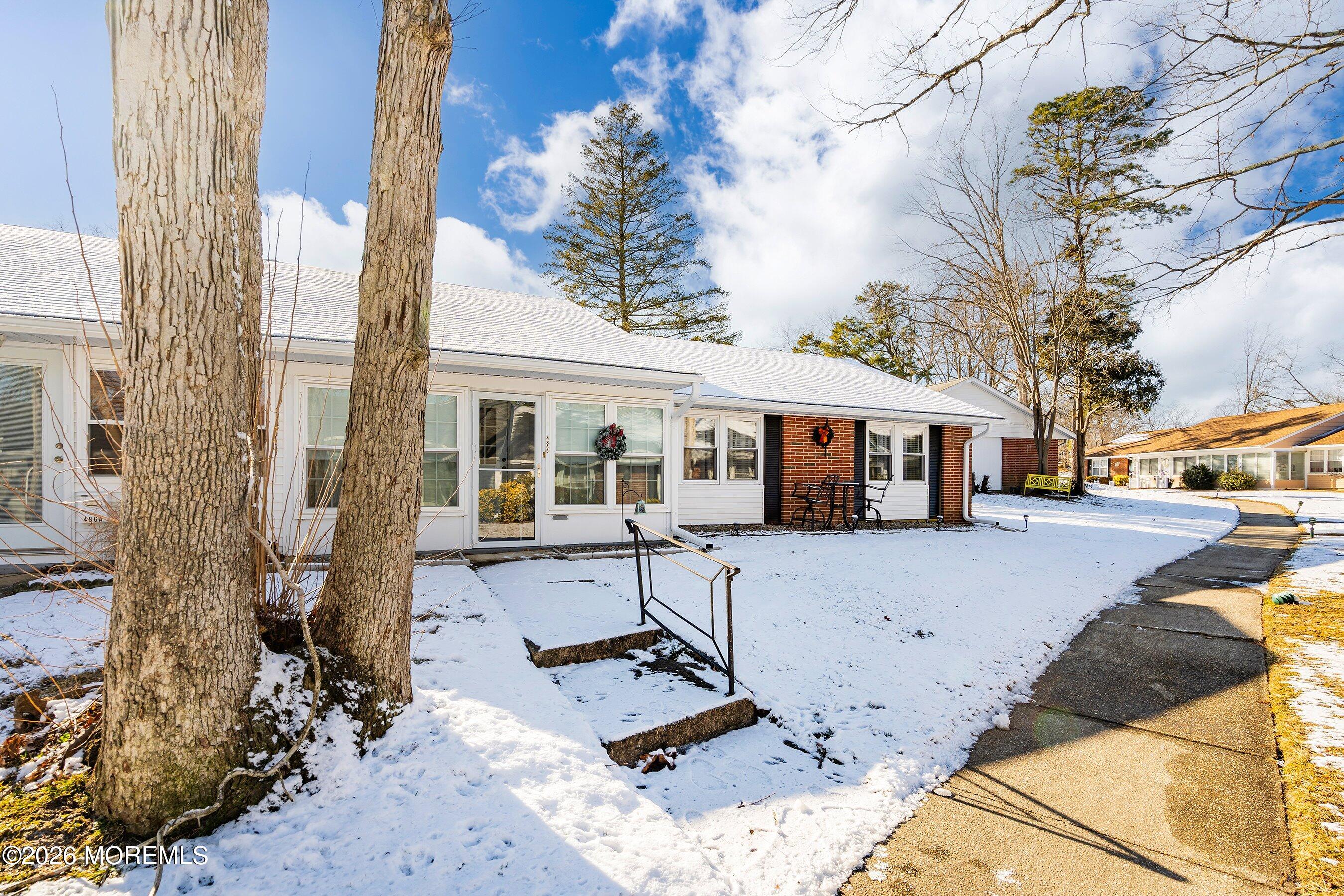 486B Thornbury Court 1002