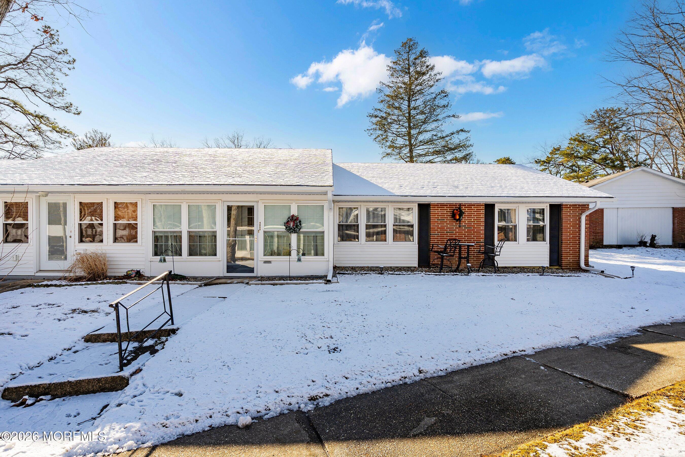 486B Thornbury Court 1002