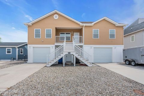 Photo of 1819 Lookout Drive, Toms River, NJ 08753 (MLS # 22610786)