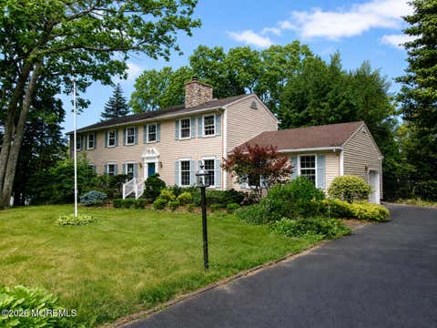 Homes For Sale - 852 Glenwood Circle<br/> Toms River, NJ 08753