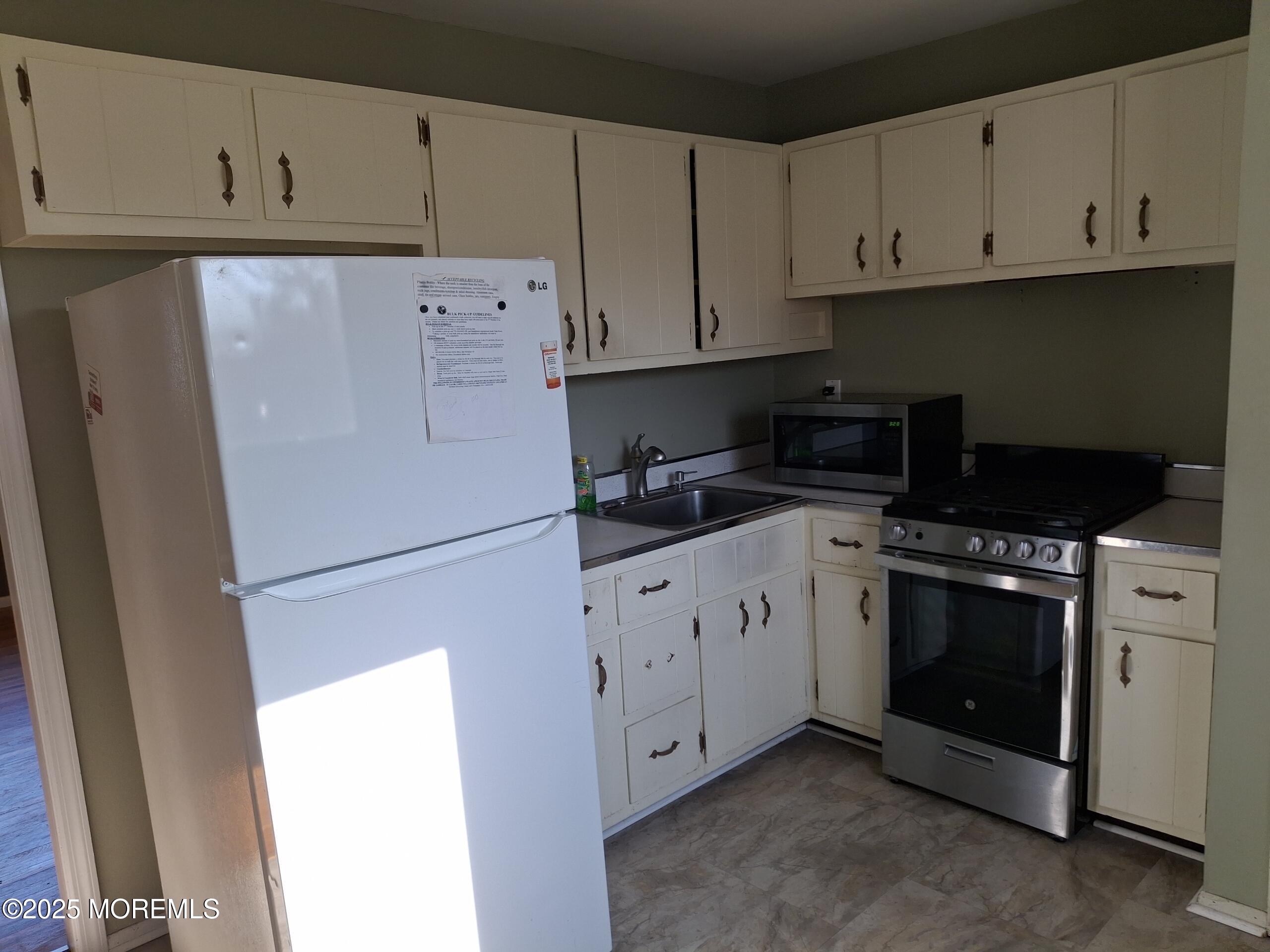 3 Green Ridge Drive, Toms River, New Jersey image 5