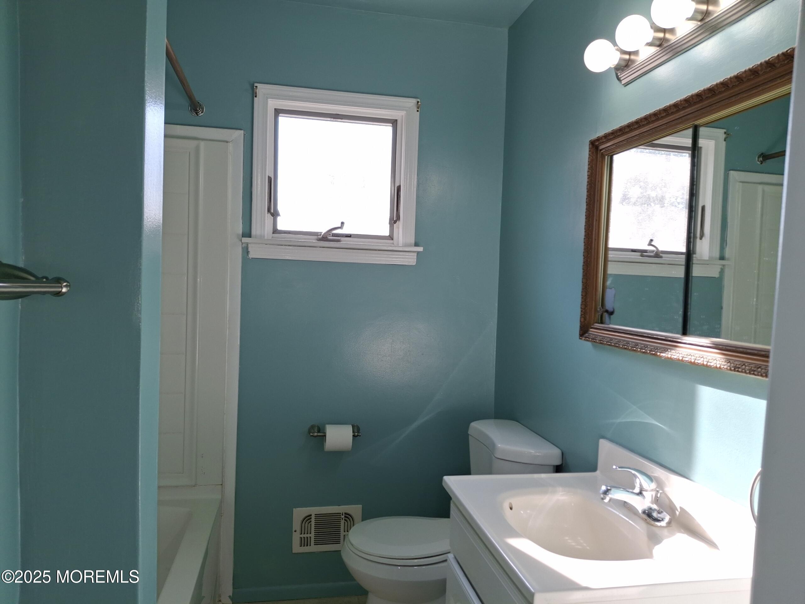 3 Green Ridge Drive, Toms River, New Jersey image 7