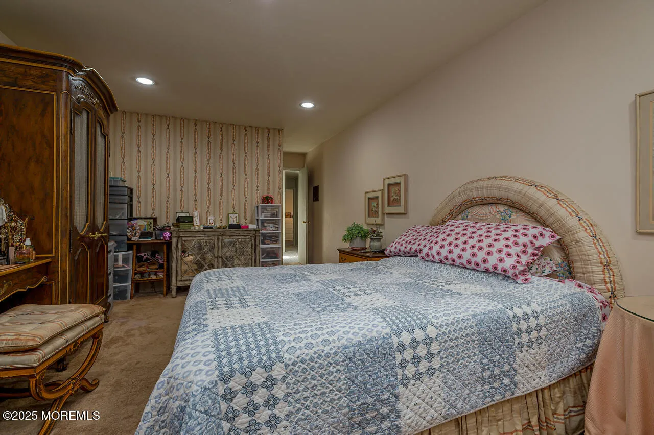 Freehold, New Jersey 07728, United States, 4 Bedrooms Bedrooms, ,3 BathroomsBathrooms,Residential,Active,193068