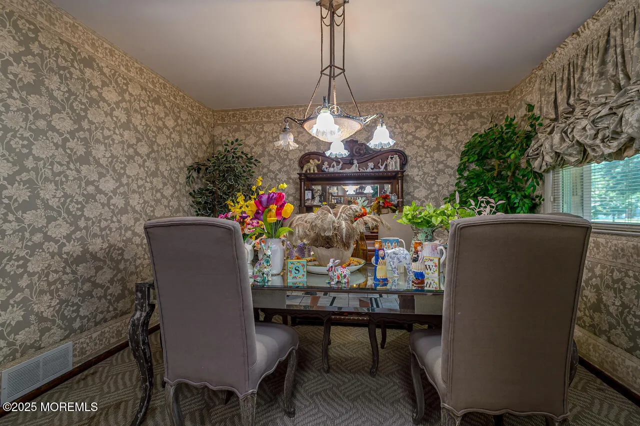 Freehold, New Jersey 07728, United States, 4 Bedrooms Bedrooms, ,3 BathroomsBathrooms,Residential,Active,193068