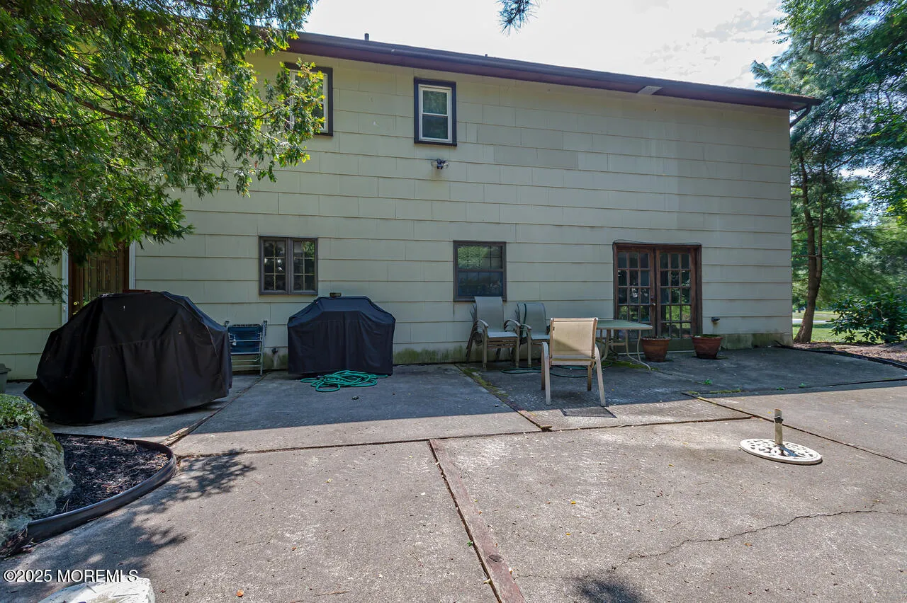 Freehold, New Jersey 07728, United States, 4 Bedrooms Bedrooms, ,3 BathroomsBathrooms,Residential,Active,193068