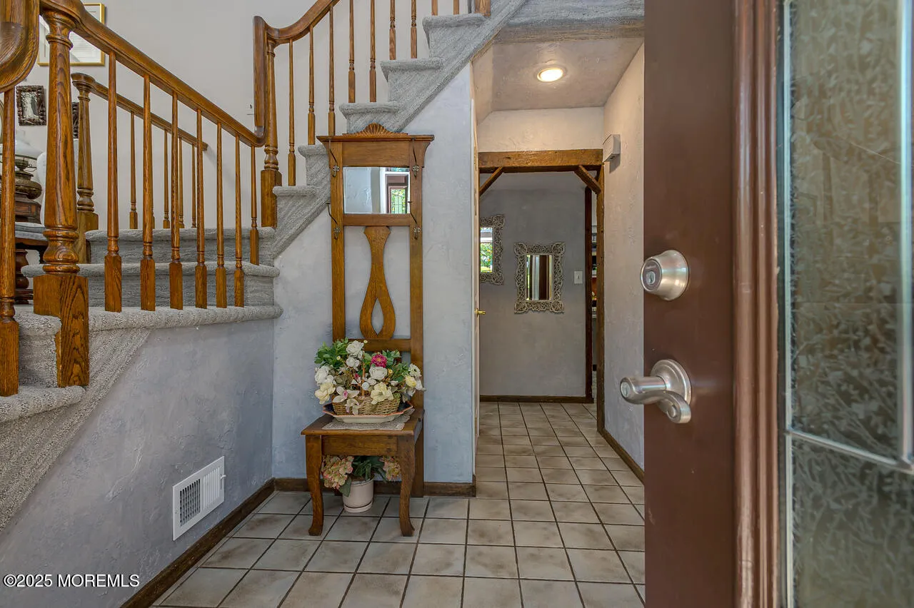 Freehold, New Jersey 07728, United States, 4 Bedrooms Bedrooms, ,3 BathroomsBathrooms,Residential,Active,193068