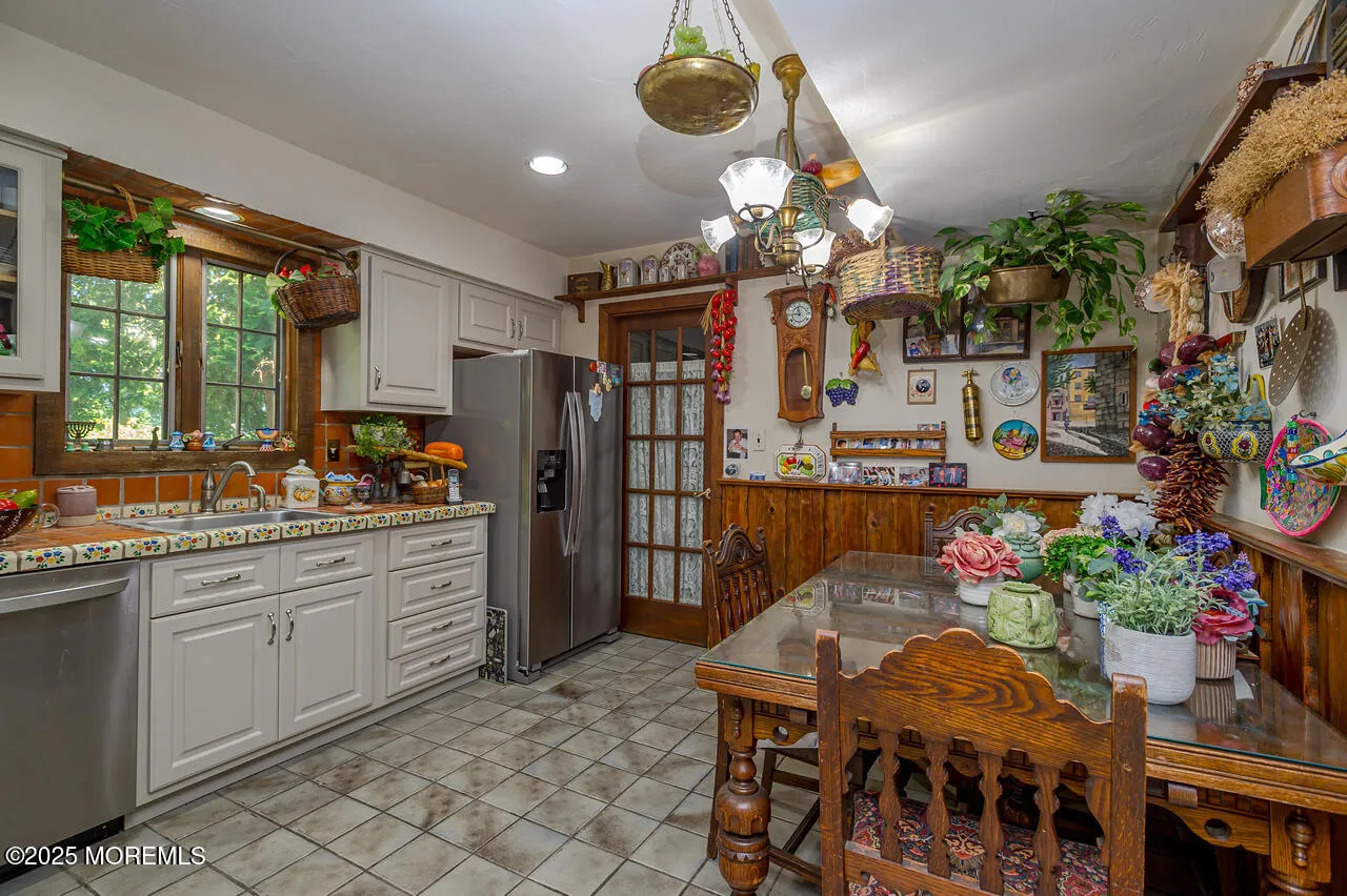 Freehold, New Jersey 07728, United States, 4 Bedrooms Bedrooms, ,3 BathroomsBathrooms,Residential,Active,193068