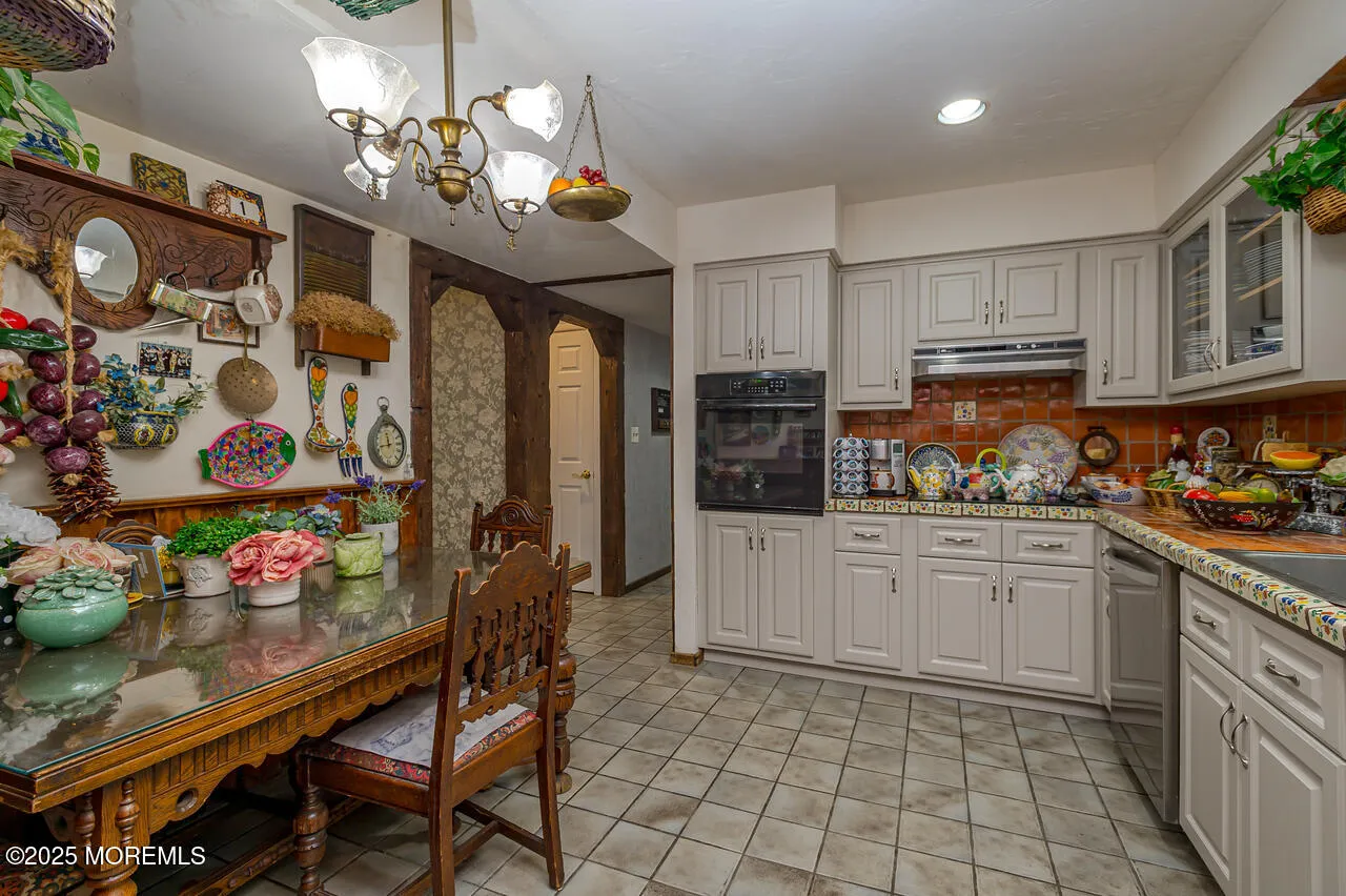 Freehold, New Jersey 07728, United States, 4 Bedrooms Bedrooms, ,3 BathroomsBathrooms,Residential,Active,193068