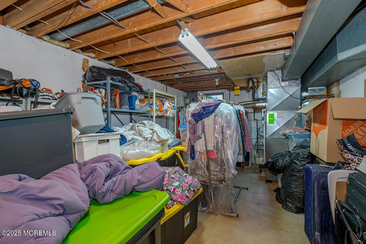 Freehold, New Jersey 07728, United States, 4 Bedrooms Bedrooms, ,3 BathroomsBathrooms,Residential,Active,193068