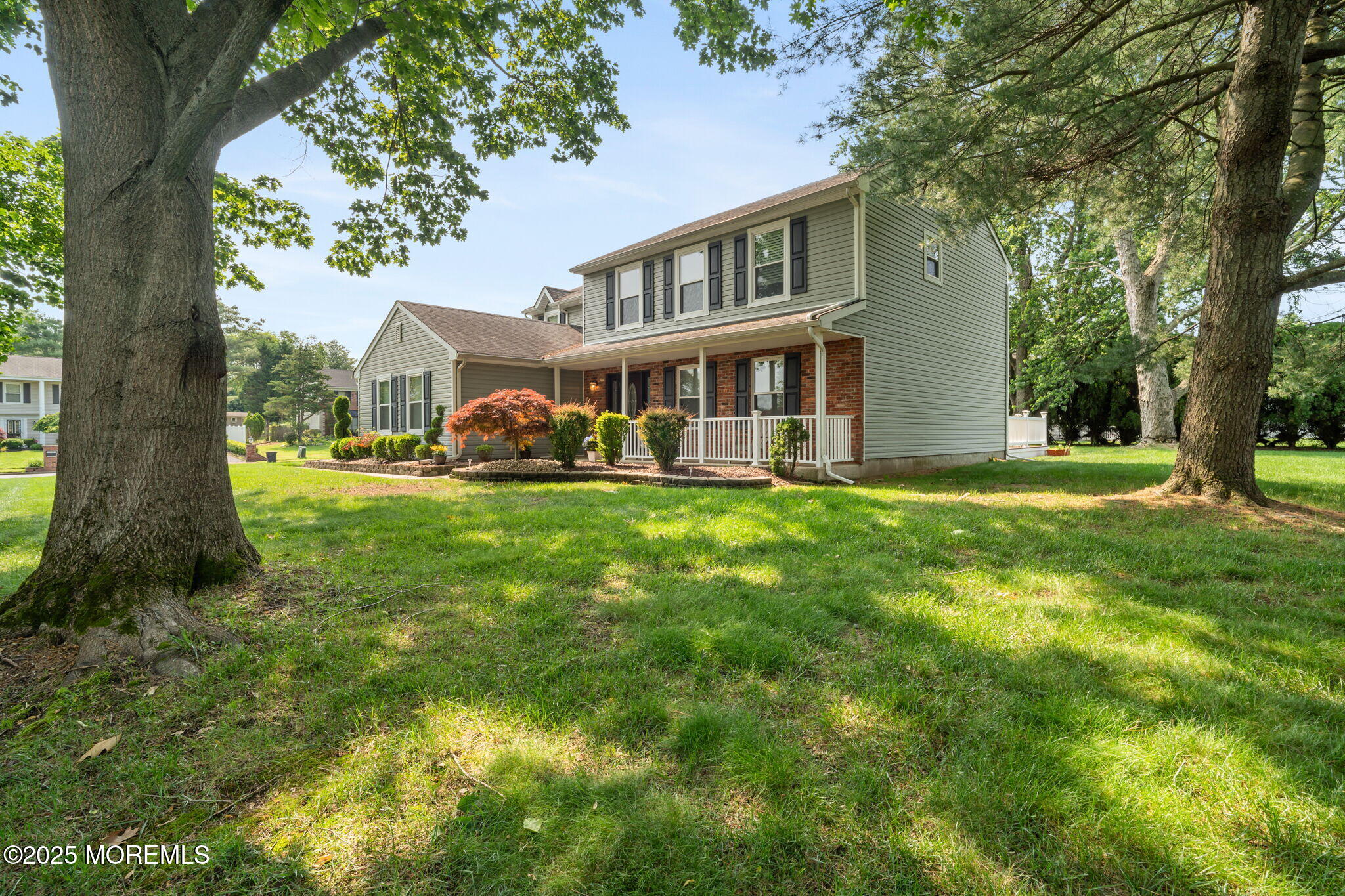 14 Lincolnshire Drive
