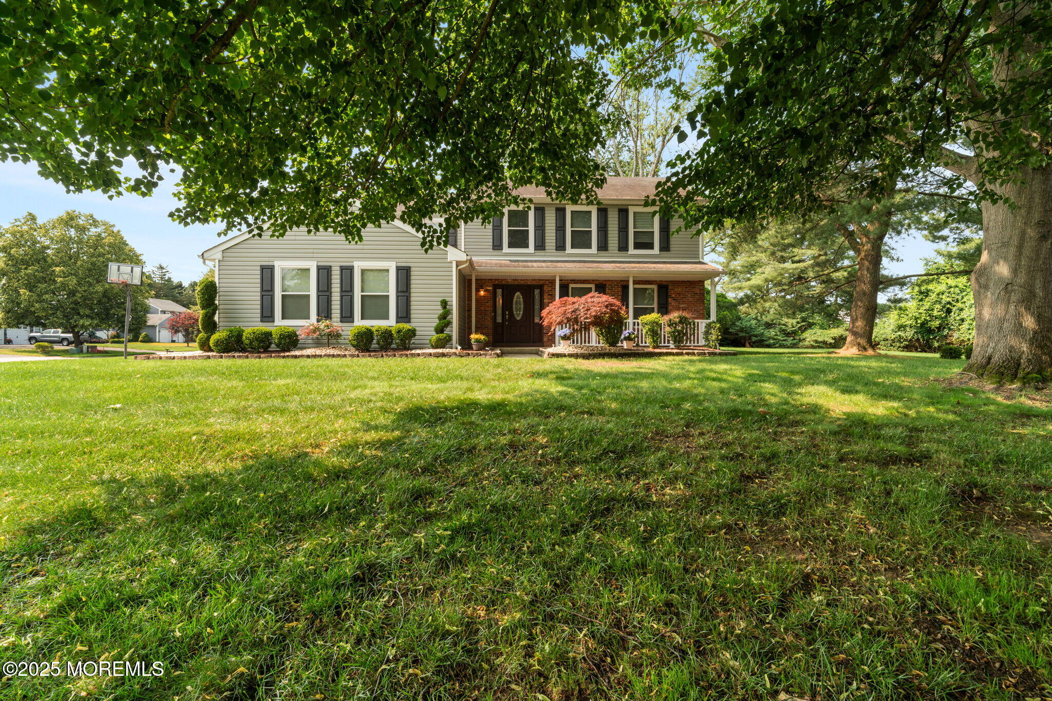 14 Lincolnshire Drive