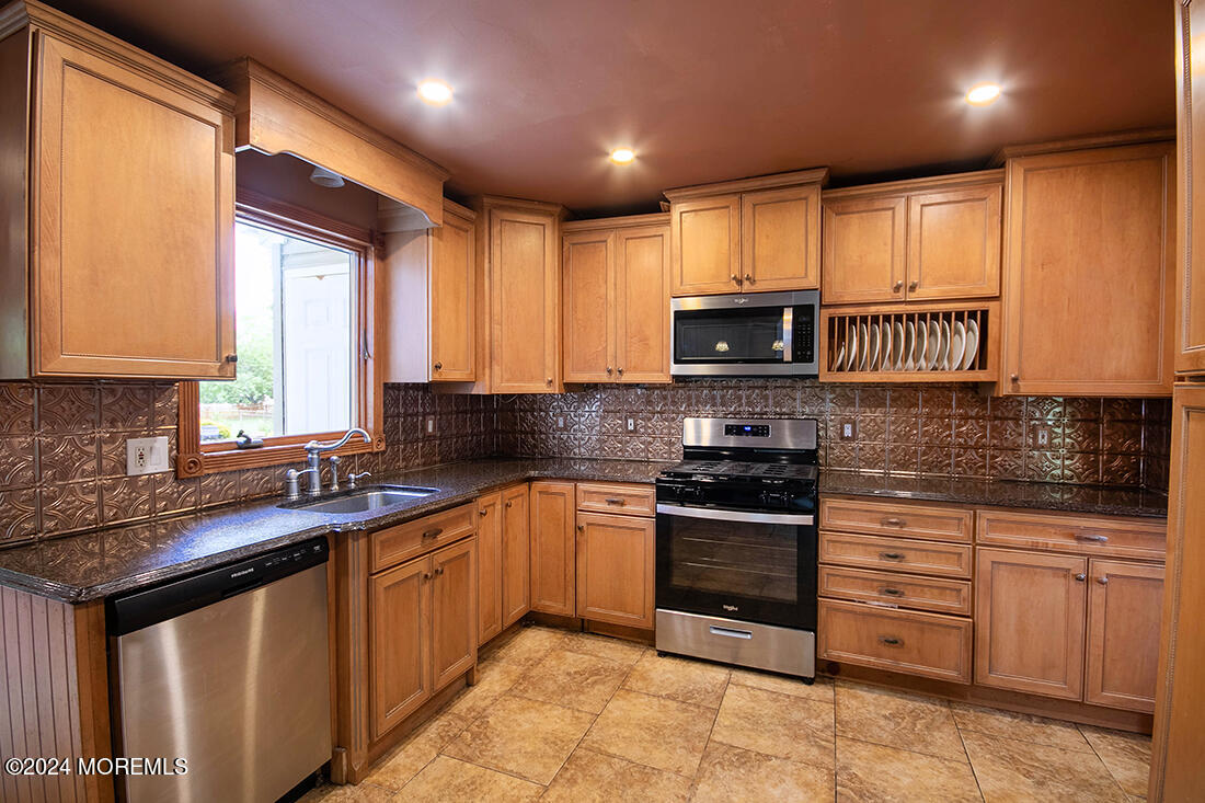 72 Vanderveer Road, Freehold, New Jersey image 24
