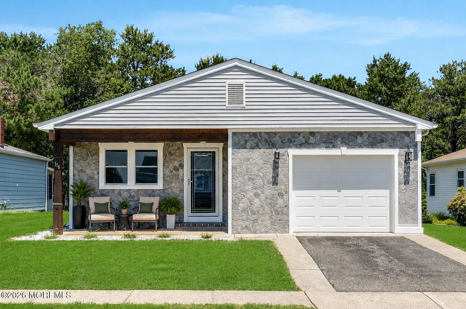 116 Orlando Boulevard - Photo 2