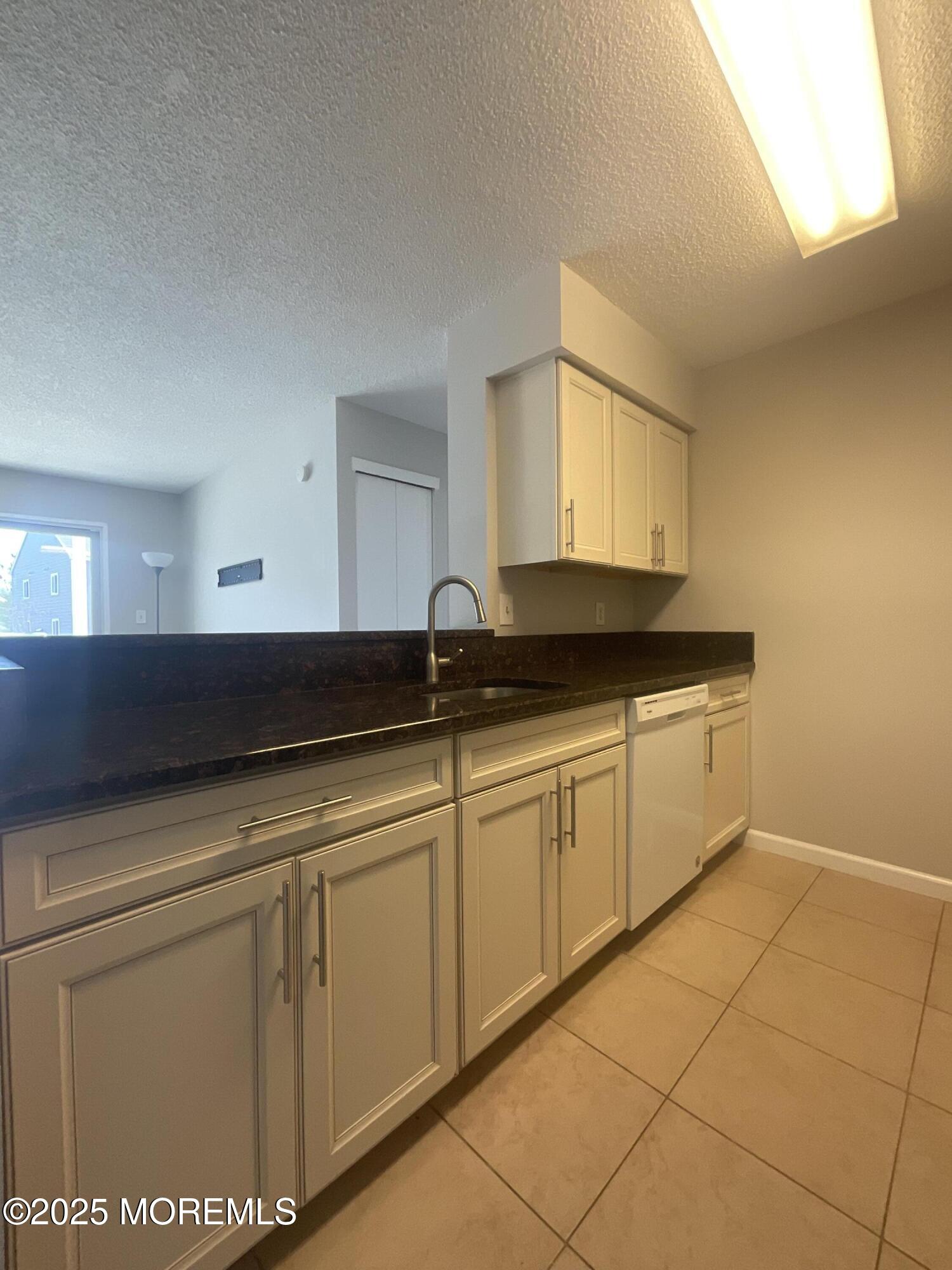 8301 Tamarron Drive #8301, Plainsboro, New Jersey image 8