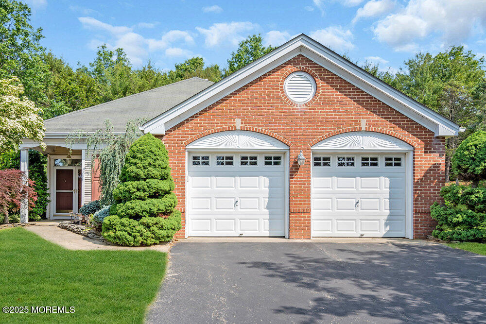 14 Gardenways Court, Lakewood, New Jersey image 2