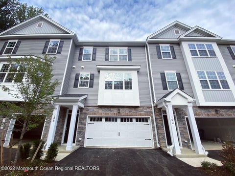 Condo For Rent - 102 Arose Lane<br/> Middletown, NJ 07748