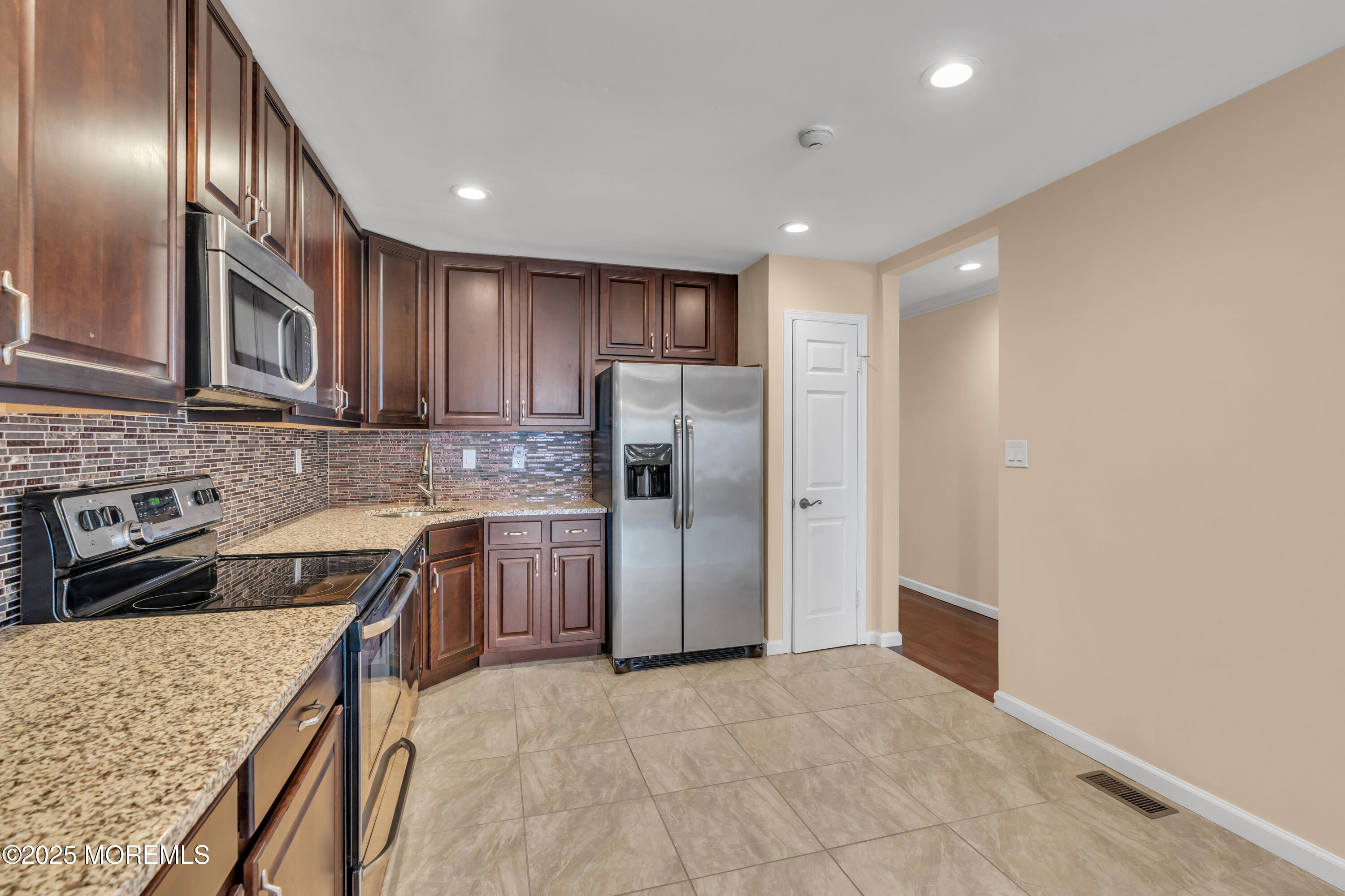 33 Daniel Webster Avenue #B, Monroe Township, New Jersey image 12