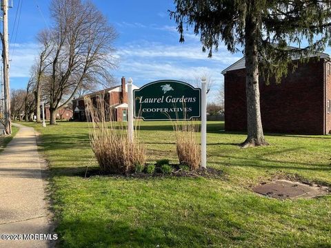 Homes For Sale - 15 Azalea Court #A<br/> Eatontown, NJ 07724