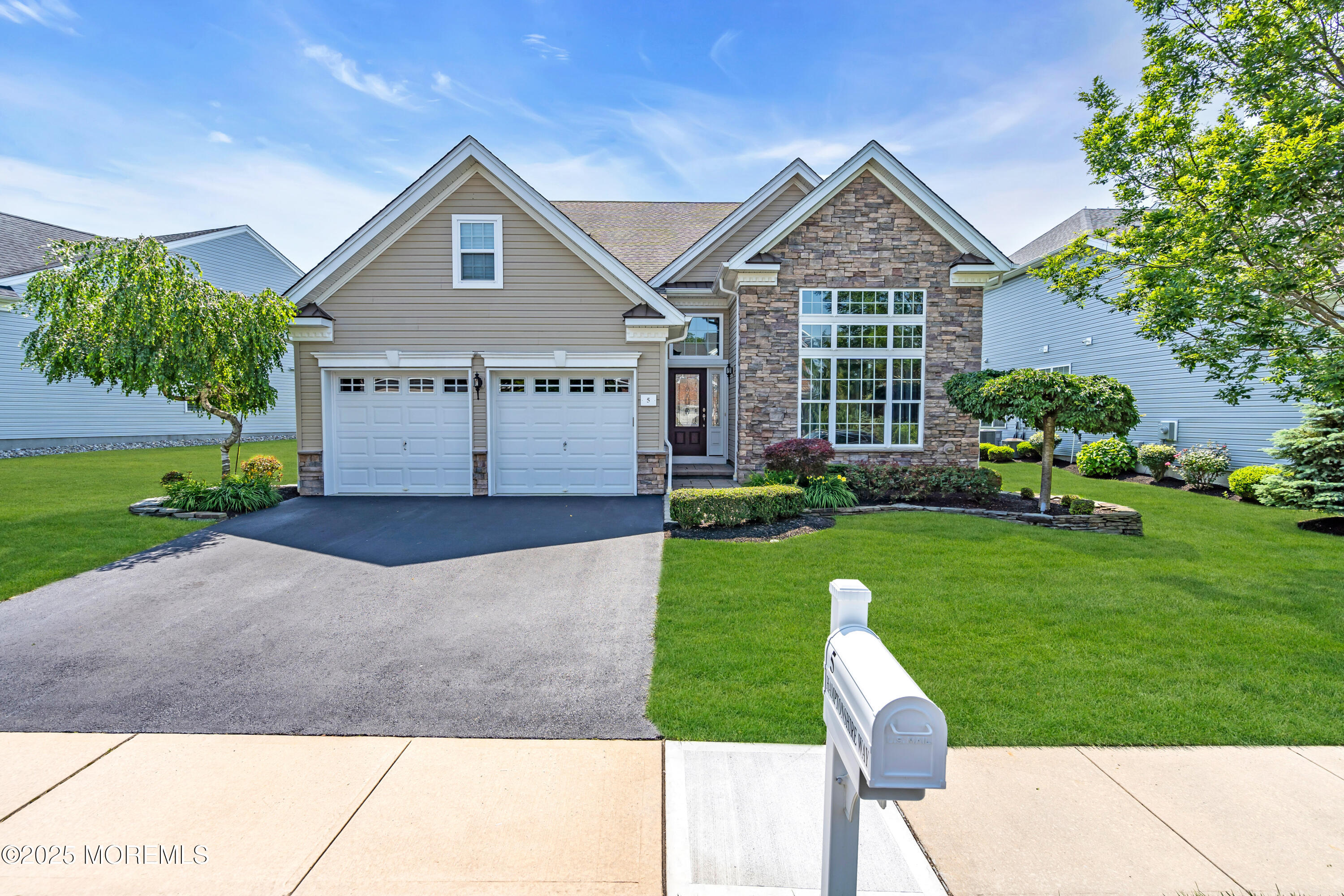5 Hamptonshire Way