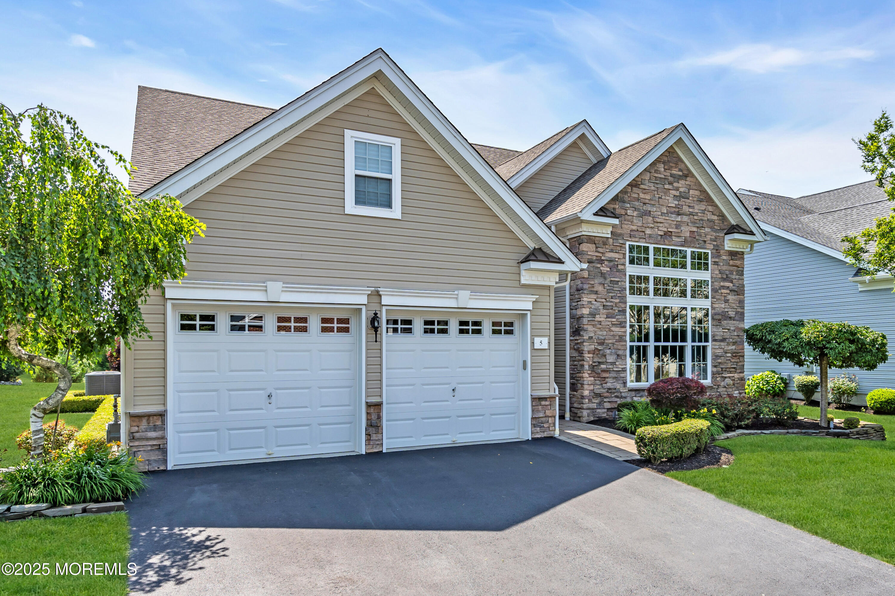 5 Hamptonshire Way
