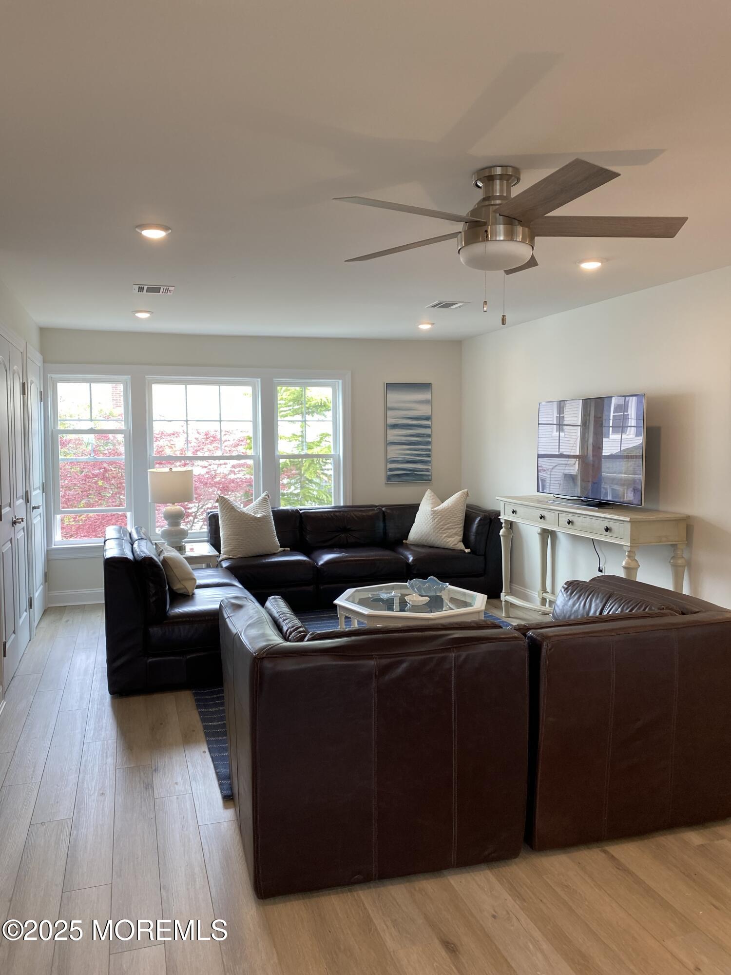 107 Woodland Avenue 2ND FLOOR
