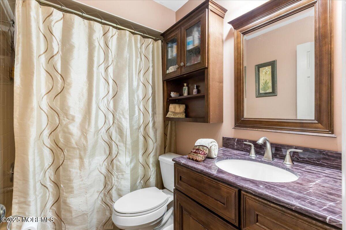 213 Peach Tree Place, Freehold, New Jersey image 15
