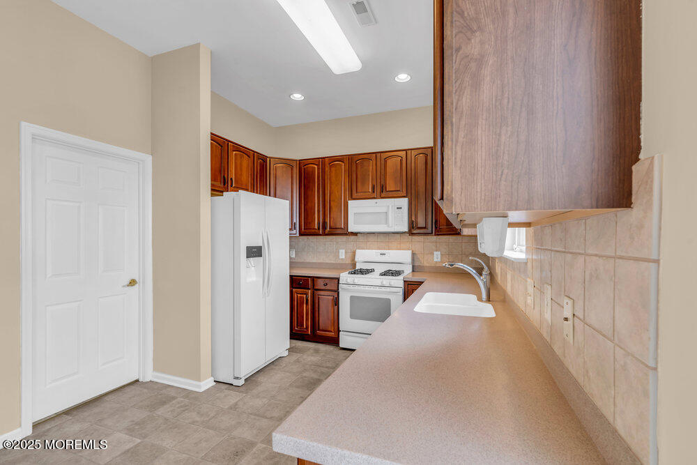 63 Merion Lane, Jackson, New Jersey image 26