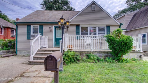 Photo of 44 Briarwood Avenue, Keansburg, NJ 07734 (MLS # 22627851)