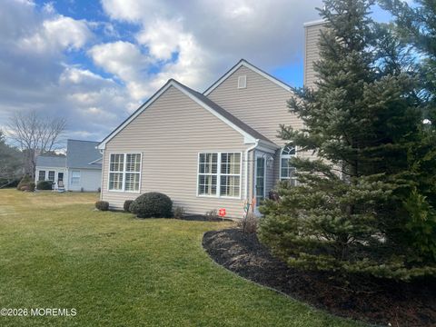 Photo of 8 Skyline Drive, Lakewood, NJ 08701 (MLS # 22601073)