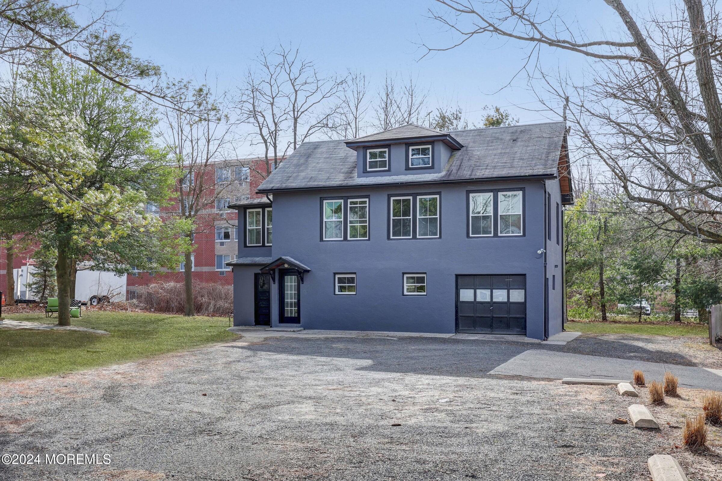 13 Memorial Parkway