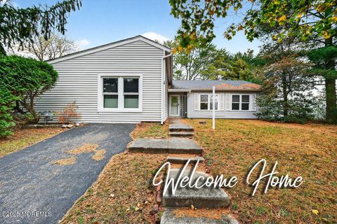 Photo of 4 Parkhill Lane, Sicklerville, NJ 08081 (MLS # 22534371)