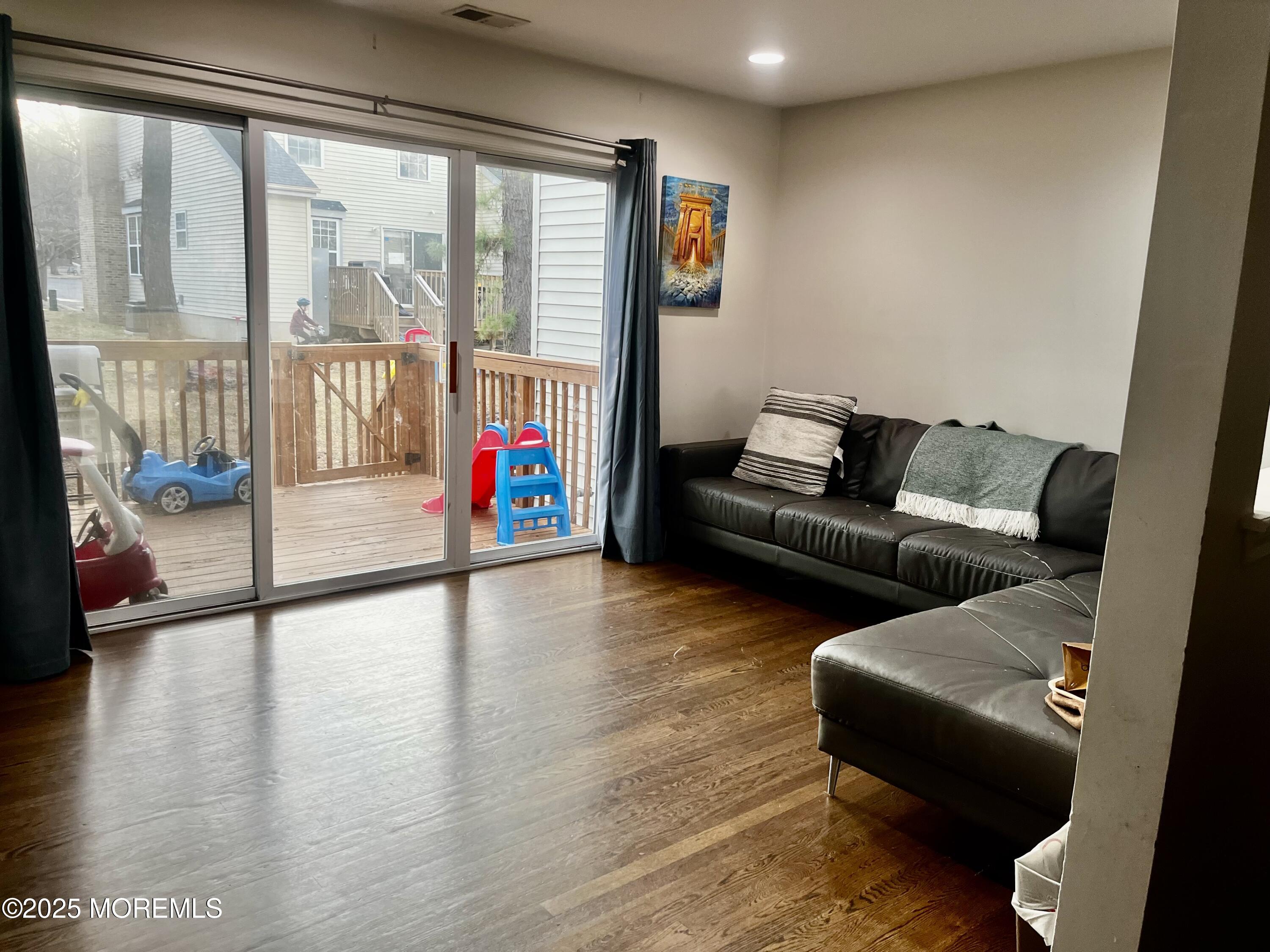 131 Liverpool Court, Lakewood, New Jersey image 4
