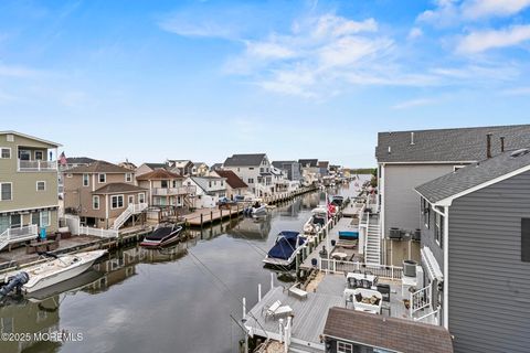 Condo For Sale - 1707 Bay Boulevard #4<br/> Seaside Heights, NJ 08751