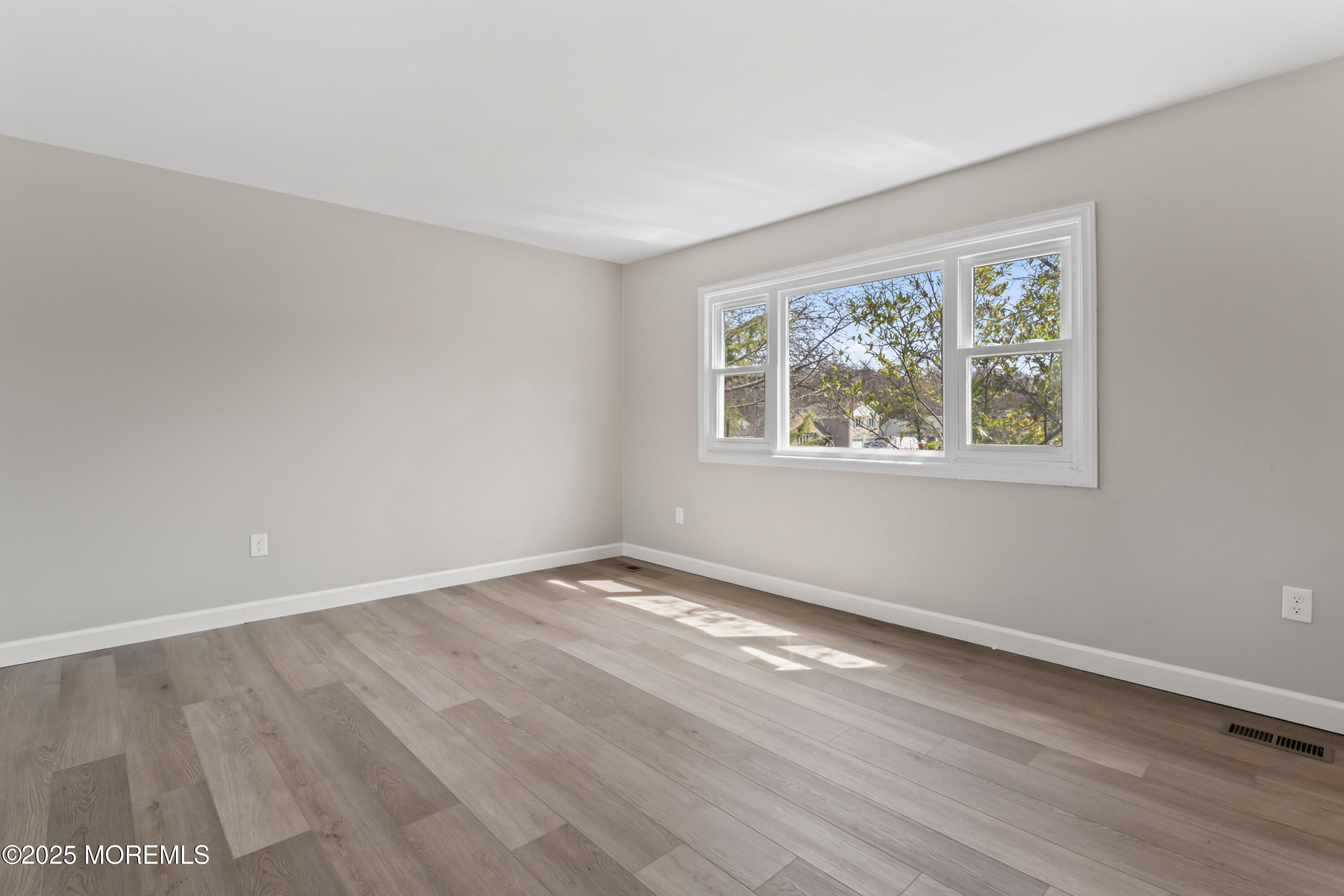 1064 Tralee Drive, Toms River, New Jersey image 4