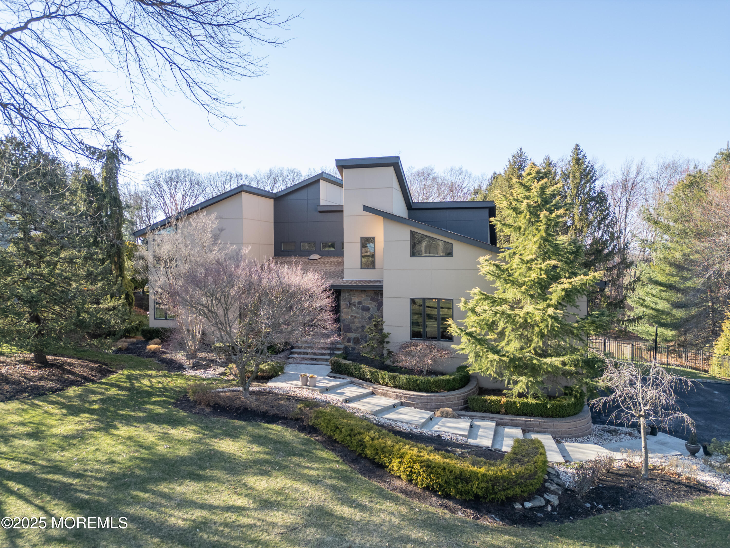 13 Dora Lane, Holmdel, New Jersey image 3