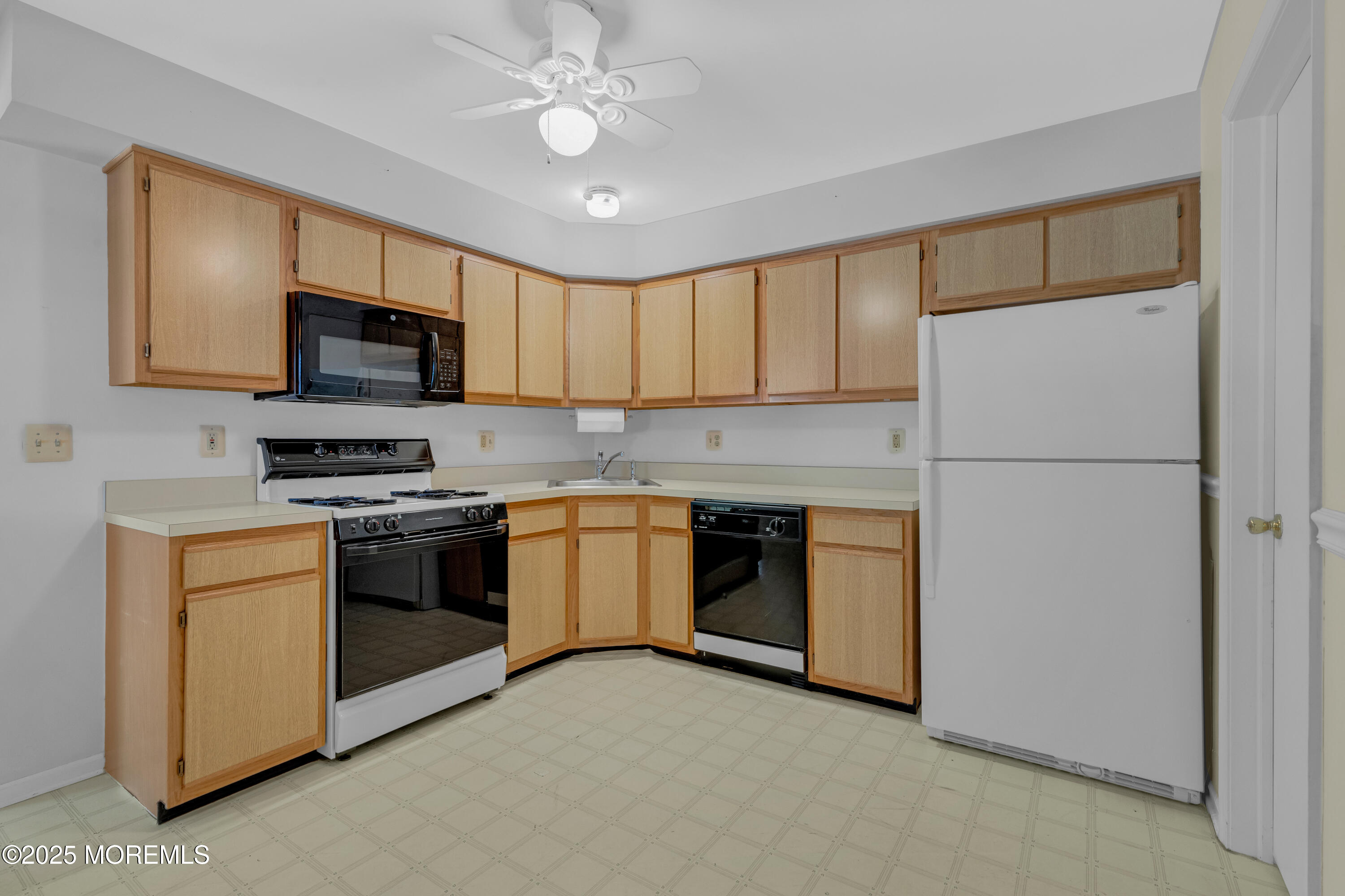 11 Adler Circle, Lumberton, New Jersey image 28