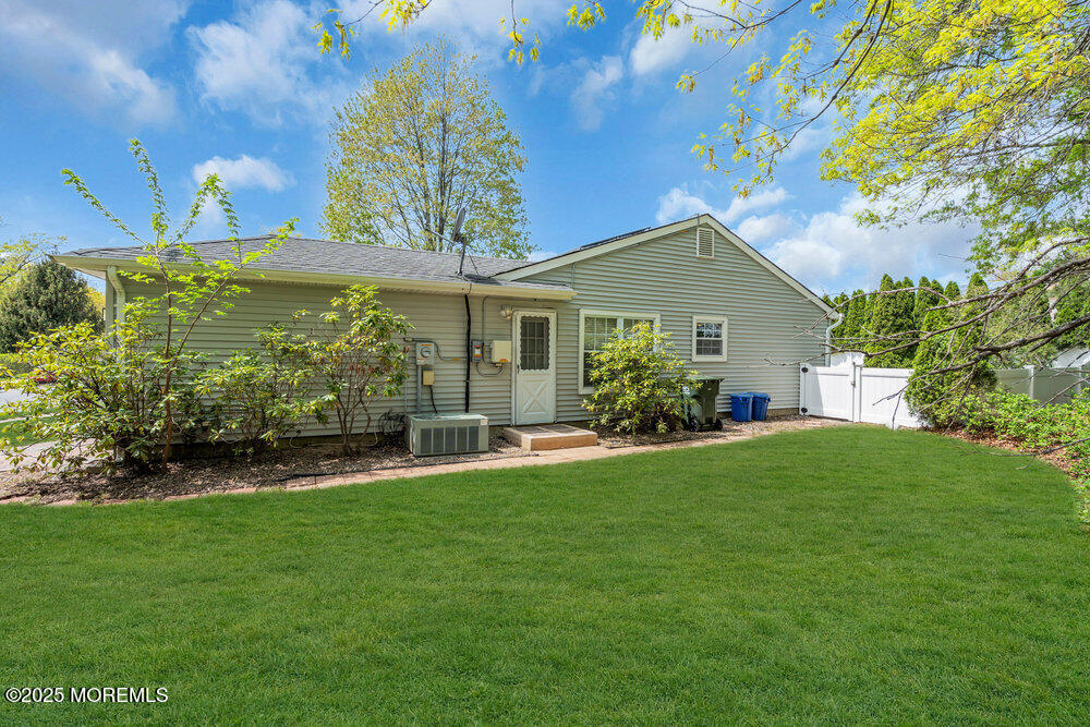 27 Laurel Crest Drive, Howell, New Jersey image 5