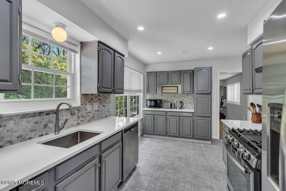 27 Laurel Crest Drive, Howell, New Jersey image 7