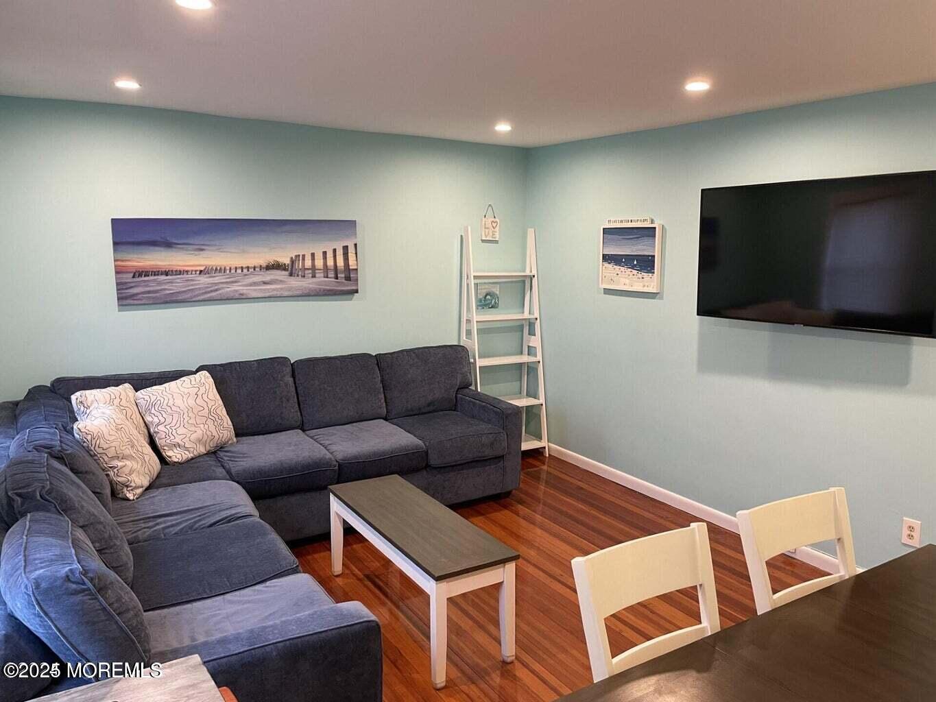 711 Beach Avenue 3