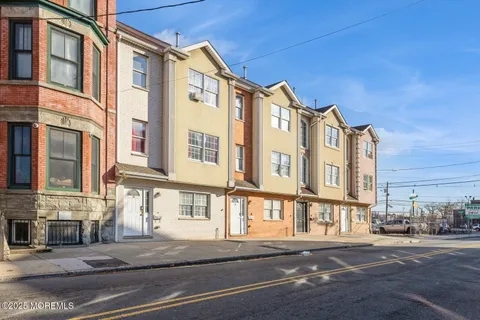 MLS: 22504330