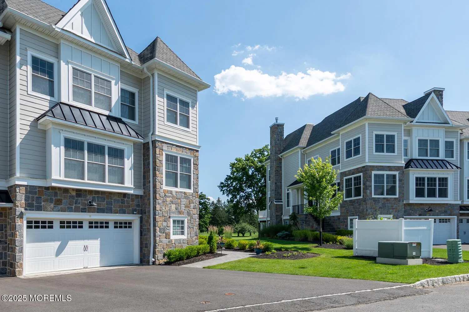 Eatontown, New Jersey 07724, United States, 3 Bedrooms Bedrooms, ,4 BathroomsBathrooms,Residential,Active,88493