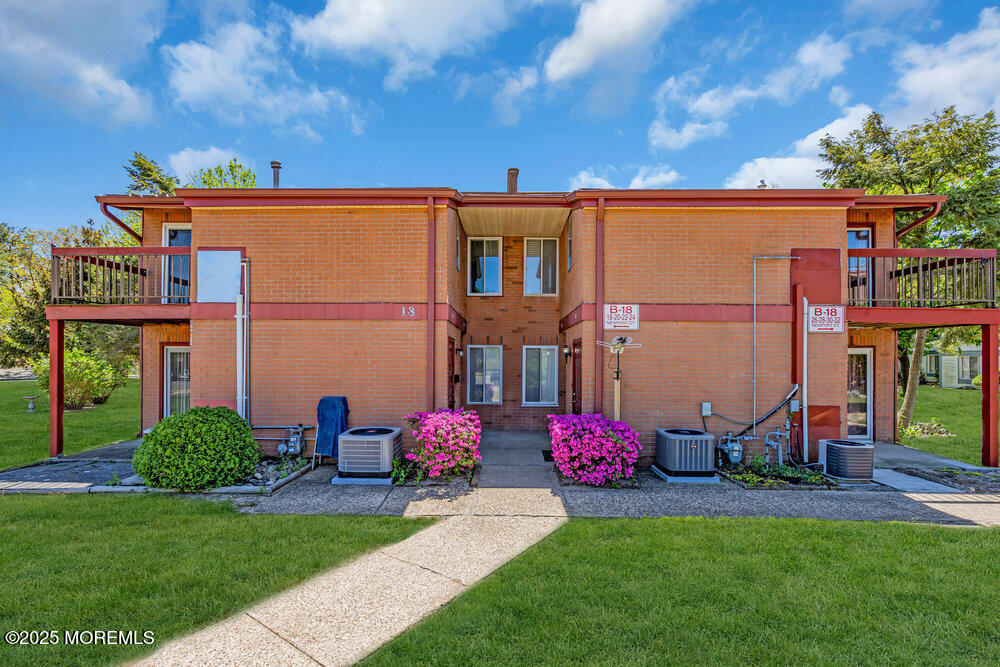 20 Newport Court #213, Brick, New Jersey image 1