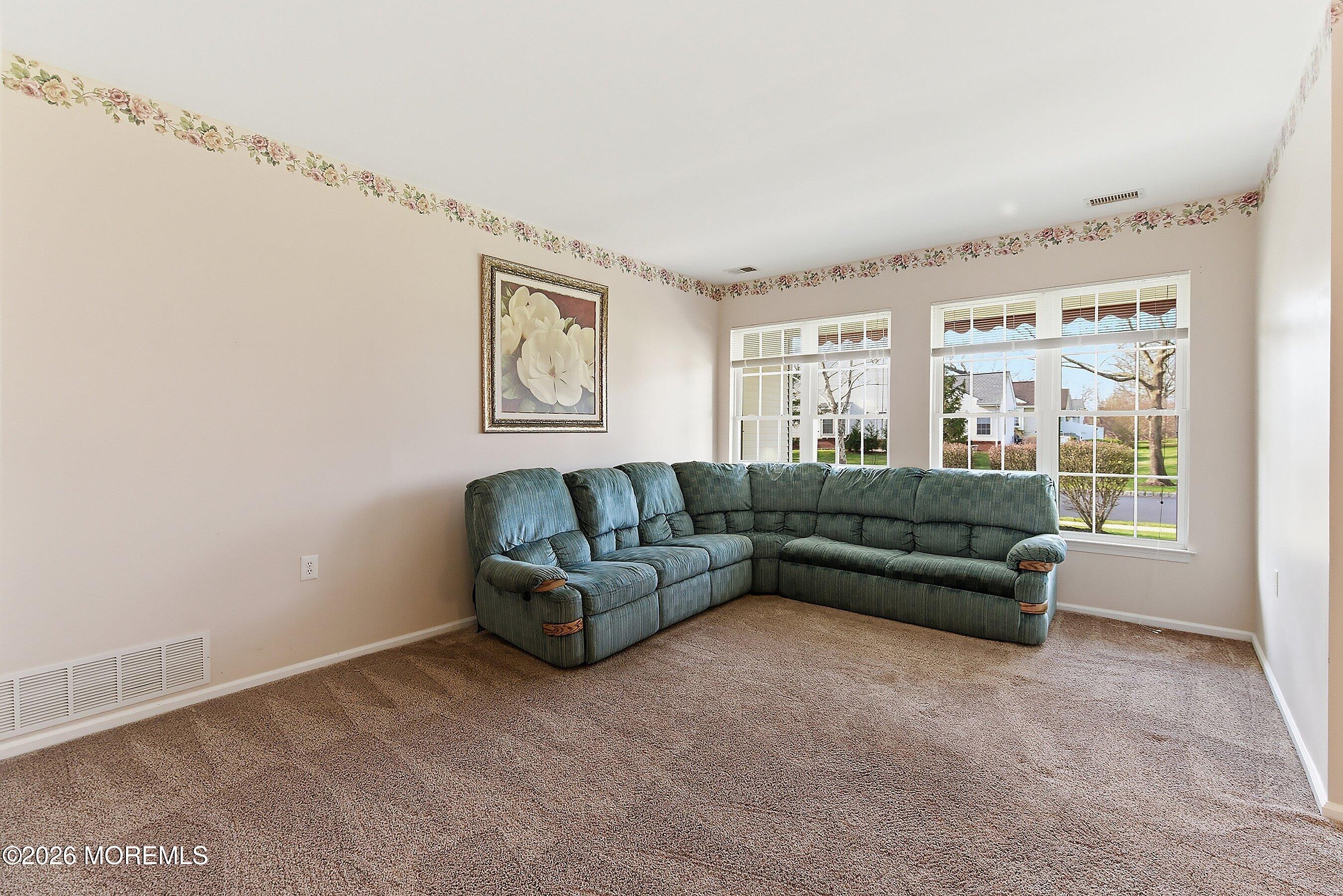 80 Nightingale Drive