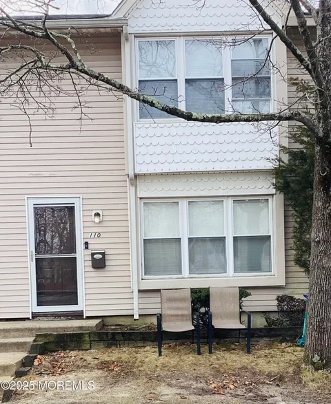 MLS: 22506229