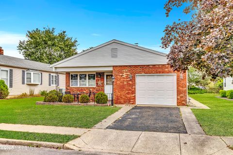 Photo of 12 Burgess Court, Toms River, NJ 08757 (MLS # 22530971)