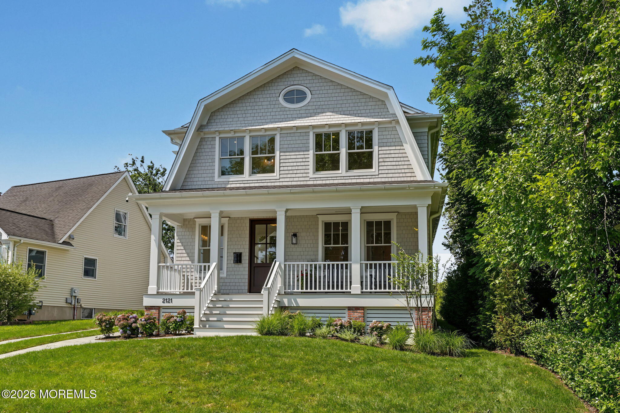 2121 4th ave