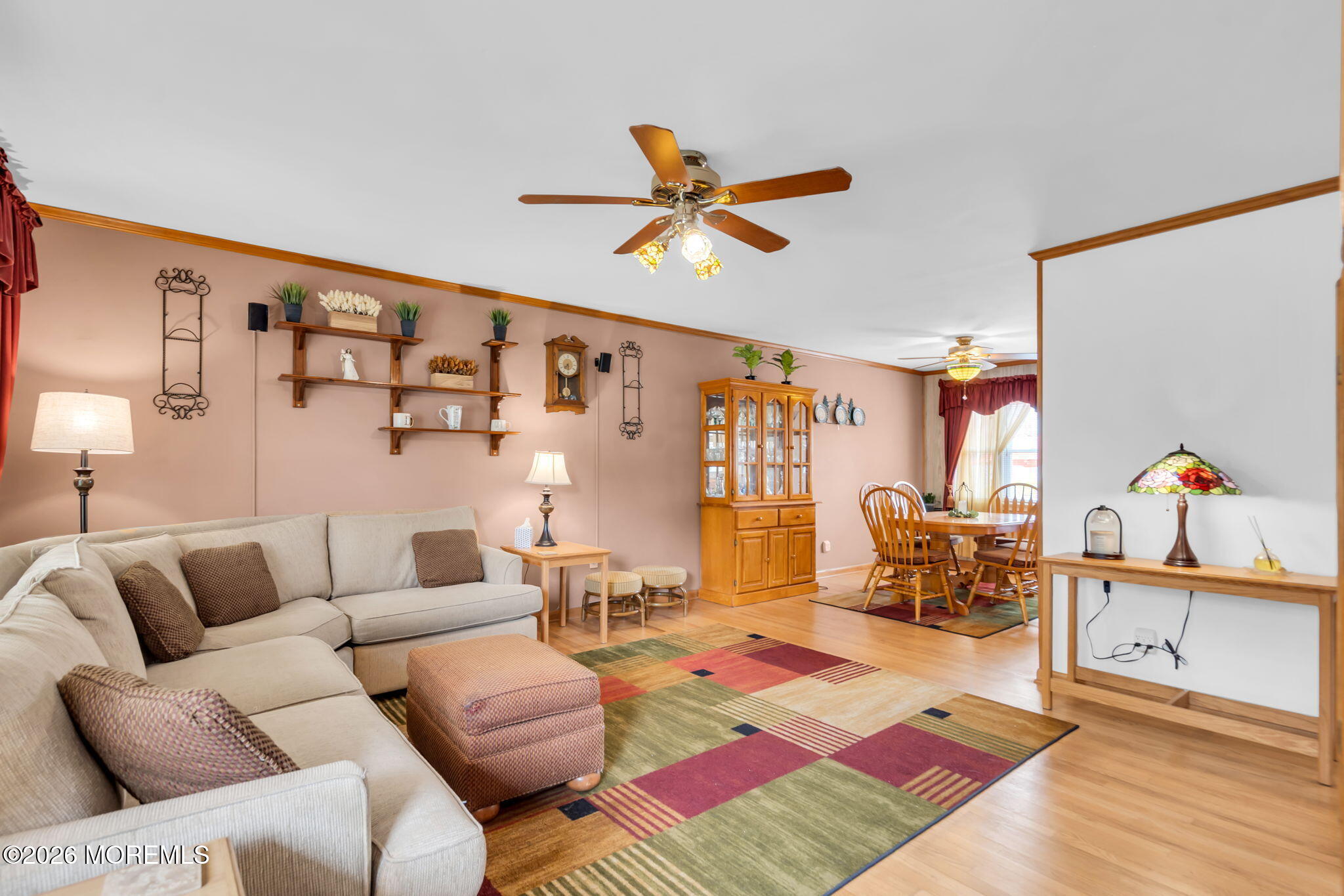 109 Redwood Place E