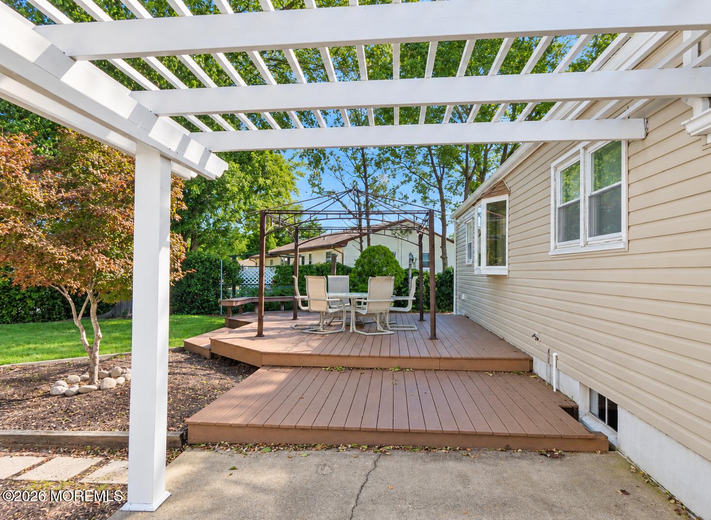 128 Mount Lane